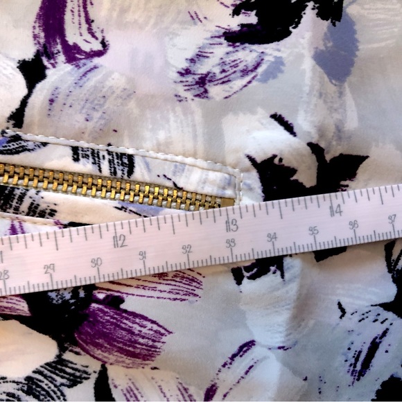 Beautiful purple Dynamite floral blouse with front zipper 🌸 - Picture 8 of 9